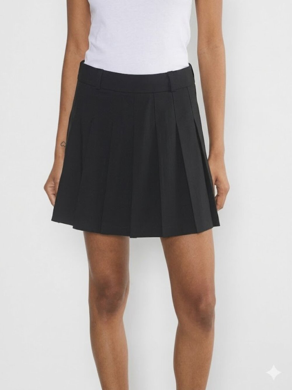 ARITZIA - Sunday Best - Black Olive Micro Pleated High-Waist mini Skirt - Size 4
